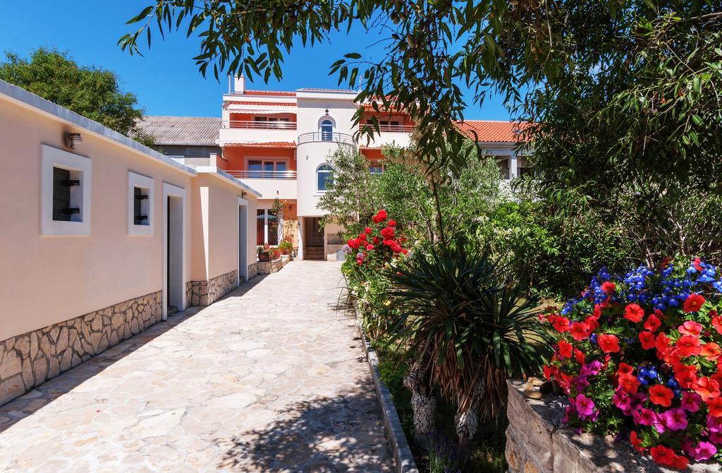 Apartments Jadranka Privlaka  Luaran gambar